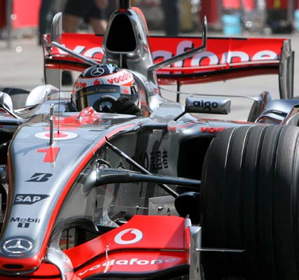 Fernando Alonso, el pasado sábado en el circuito de Sakhir (Bahrein). Fernando Alonso, el pasado sábado en el circuito de Sakhir (Bahrein).