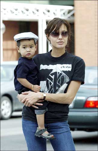 Angelina Jolie y Maddox Angelina Jolie y Maddox