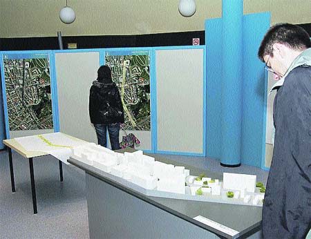 Más de 300 coruñeses ya vieron el proyecto de derribo del viaducto Más de 300 coruñeses ya vieron el proyecto de derribo del viaducto
