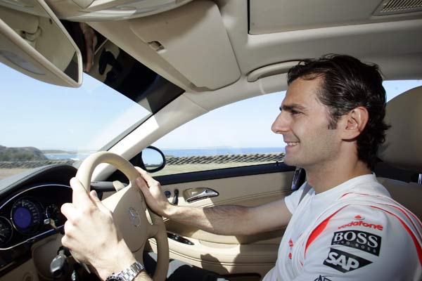 Pedro Martínez de la Rosa conduce un Mercedes en el circuito de Philippe Island Pedro Martínez de la Rosa conduce un Mercedes en el circuito de Philippe Island