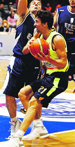 El Barça cae en el Top 16 y la Penya se despide El Barça cae en el Top 16 y la Penya se despide