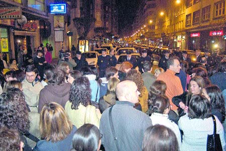 Casi 150 trabajadores cortan Juan Flórez y colapsan todo el centro Casi 150 trabajadores cortan Juan Flórez y colapsan todo el centro
