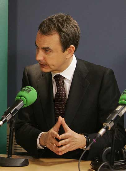 Zapatero: "La muerte de De Juana habría alimentado los peores instintos de los jóvenes radicales" Zapatero: "La muerte de De Juana habría alimentado los peores instintos de los jóvenes radicales"