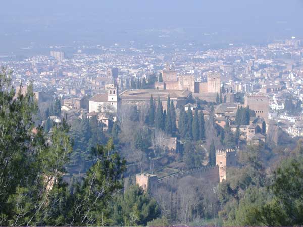 Alhambra de Granada. (Juanjo Martín / Efe) Alhambra de Granada. (Juanjo Martín / Efe)
