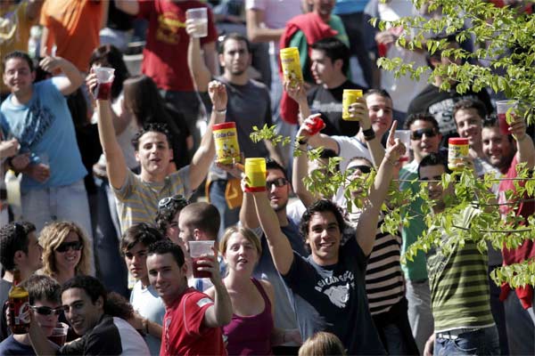 Botellón primaveral en Sevilla Botellón primaveral en Sevilla