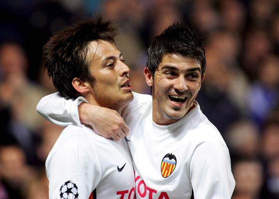 Silva y Villa celebran el gol del Valencia Silva y Villa celebran el gol del Valencia