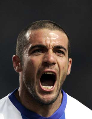 Pandiani celebra su gol. Pandiani celebra su gol.