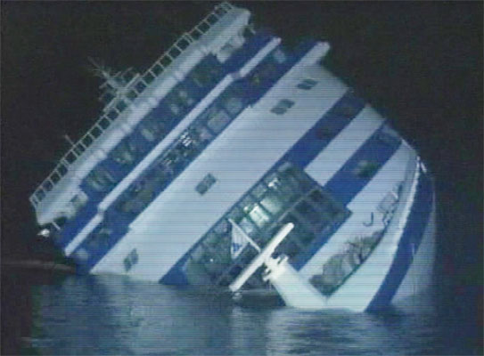 Hundimiento del crucero 'Sea Diamond' Hundimiento del crucero 'Sea Diamond'