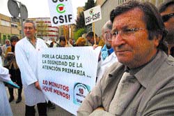 Salud y médicos negocian tras otra jornada de paro en la sanidad primaria Salud y médicos negocian tras otra jornada de paro en la sanidad primaria