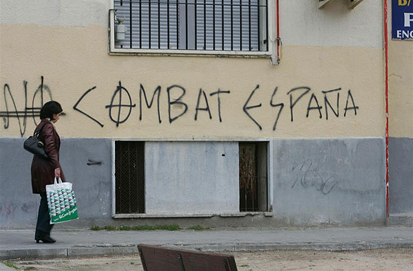 Pintadas nazis en el barrio del Pilar Pintadas nazis en el barrio del Pilar