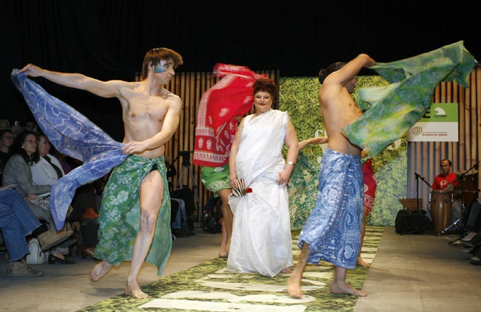 Desfile por una moda justa en la Casa Encendida Desfile por una moda justa en la Casa Encendida