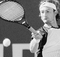 Ferrero regresa al pasado y Moyá deja Montecarlo Ferrero regresa al pasado y Moyá deja Montecarlo