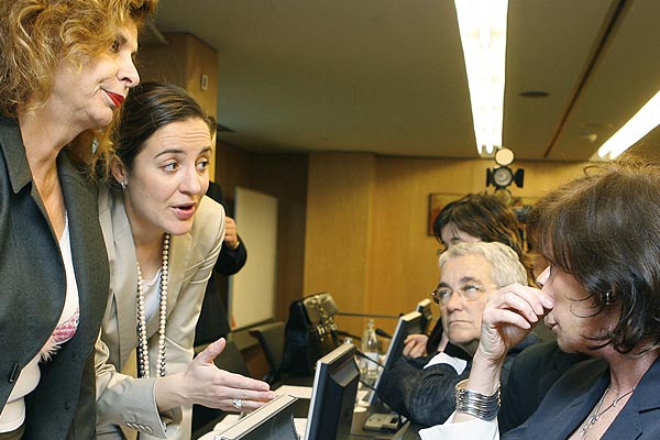 Miembros de la Comisión Mixta de los Derechos de la Mujer Miembros de la Comisión Mixta de los Derechos de la Mujer
