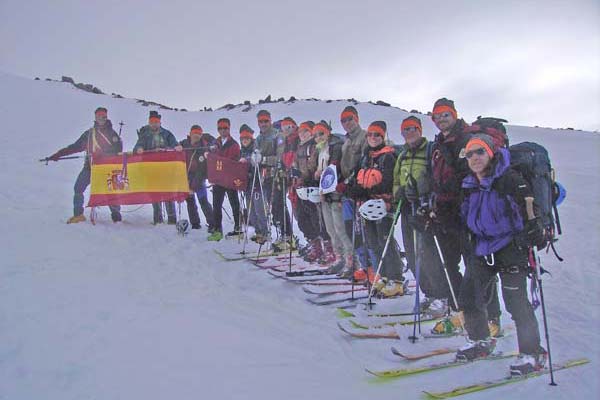 La expedición completa terminó con éxito la escalada La expedición completa terminó con éxito la escalada