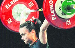 Estefanía Juan se cuelga tres oros en los europeos Estefanía Juan se cuelga tres oros en los europeos