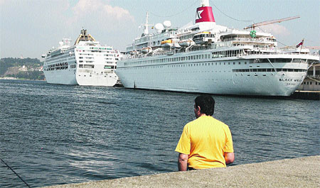 Llegan al puerto por partida doble Llegan al puerto por partida doble