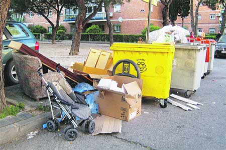 Un vertedero urbano en Latina Un vertedero urbano en Latina