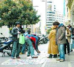 Vuelve el ‘top manta’ Vuelve el ‘top manta’