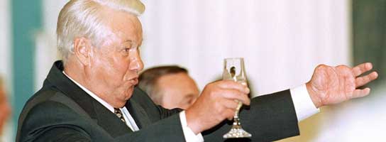 Yeltsin brindando (Efe)