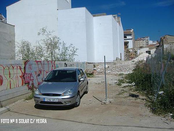 Demandan zonas deportivas en solares de Málaga Demandan zonas deportivas en solares de Málaga