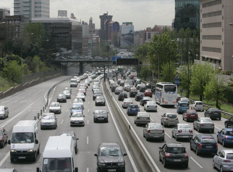 Coches saliendo de Madrid Coches saliendo de Madrid
