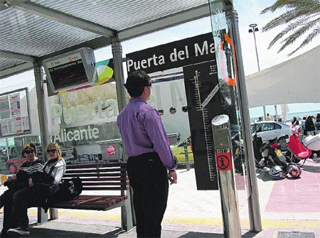 Las nuevas líneas del TRAM tienen los nombres al revés Las nuevas líneas del TRAM tienen los nombres al revés