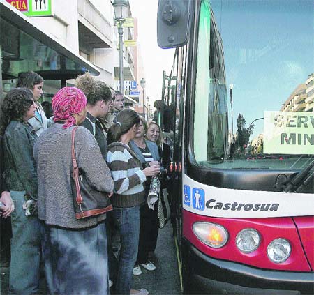 El PA promete abaratar el precio del autobús urbano El PA promete abaratar el precio del autobús urbano