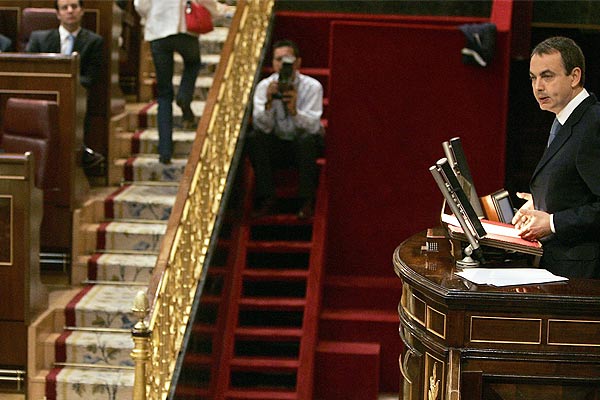 Zapatero habla de la Ley del Suelo en el Congreso Zapatero habla de la Ley del Suelo en el Congreso