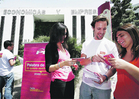 Los jóvenes del PP, en apoyo de sus mayores Los jóvenes del PP, en apoyo de sus mayores