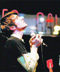 Pop y ‘garage’ en un directo al aire libre Pop y ‘garage’ en un directo al aire libre