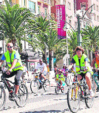 Deja el coche en casa y coge la bici Deja el coche en casa y coge la bici