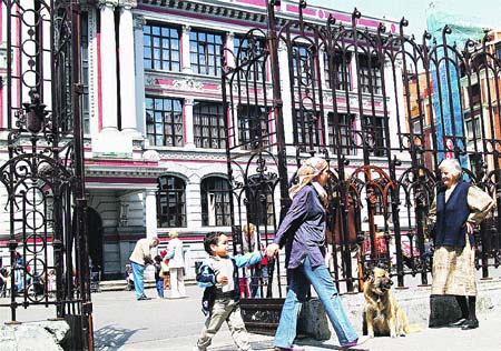 La huelga de profesores no impide que haya clases La huelga de profesores no impide que haya clases