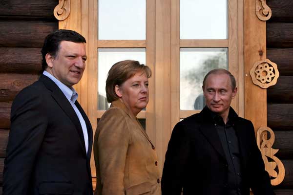 Durao Barroso, Angela Merkel y Vladimir Putin ayer, en Samara. Durao Barroso, Angela Merkel y Vladimir Putin ayer, en Samara.