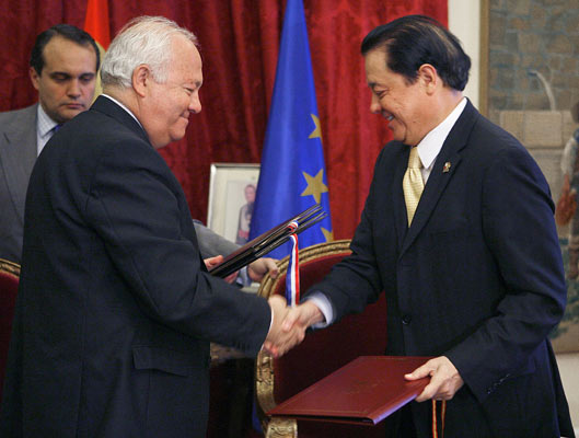 Acuerdo firmado entre España y Filipinas Acuerdo firmado entre España y Filipinas