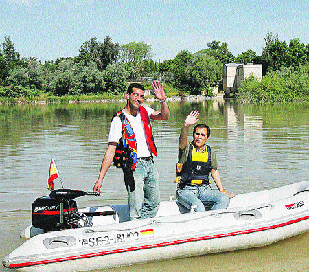 Nieto se moja con el río Nieto se moja con el río
