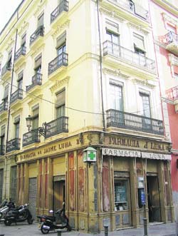 Adiós a un siglo de modernismo Adiós a un siglo de modernismo