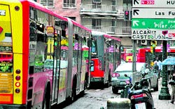 La lluvia de ayer atascó 21 líneas de autobuses La lluvia de ayer atascó 21 líneas de autobuses