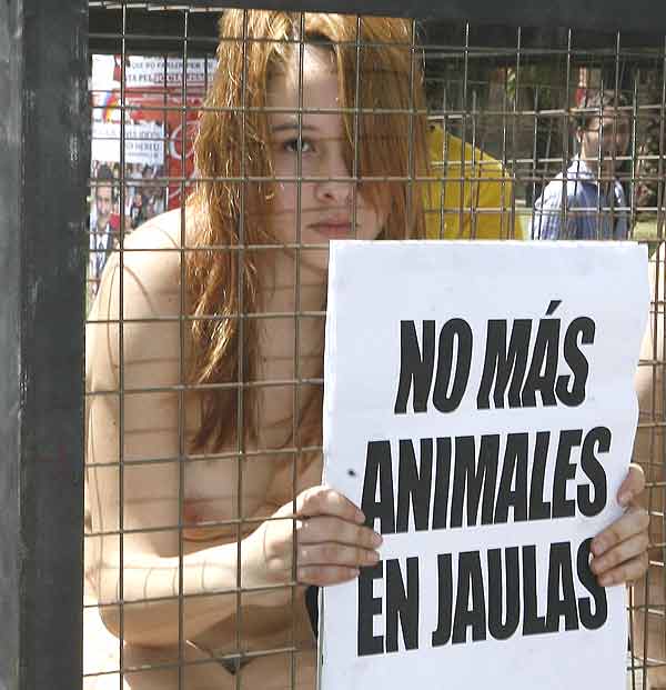 Jóvenes desnudos Jóvenes desnudos
