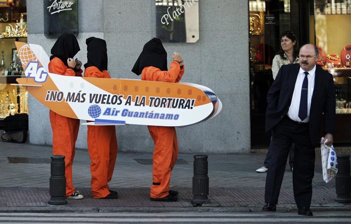 Amnistía Internacional protesta ante la embajada de EEUU Amnistía Internacional protesta ante la embajada de EEUU