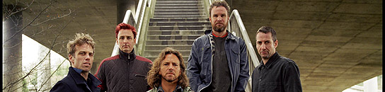 El quinteto de Seatle Pearl Jam, liderado por el vocalista Eddie Vedder (centro).