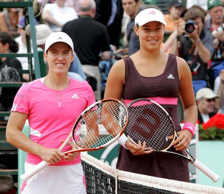 La tenista belga Justine Henin (izda) y la serbia Ana Ivanovic La tenista belga Justine Henin (izda) y la serbia Ana Ivanovic