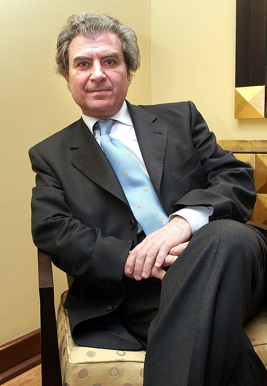 César Antonio Molina. César Antonio Molina.