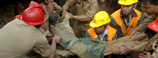 Aludes y fuertes lluvias en Bangladesh Aludes y fuertes lluvias en Bangladesh