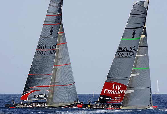 El Team New Zealand y el Alinghi El Team New Zealand y el Alinghi