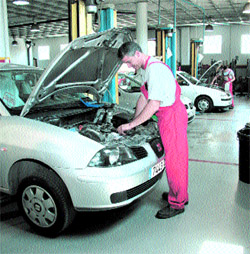 Esperas de siete días para revisar el coche en Murcia Esperas de siete días para revisar el coche en Murcia