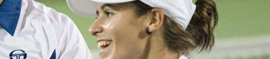 Safarova sonríe Safarova sonríe