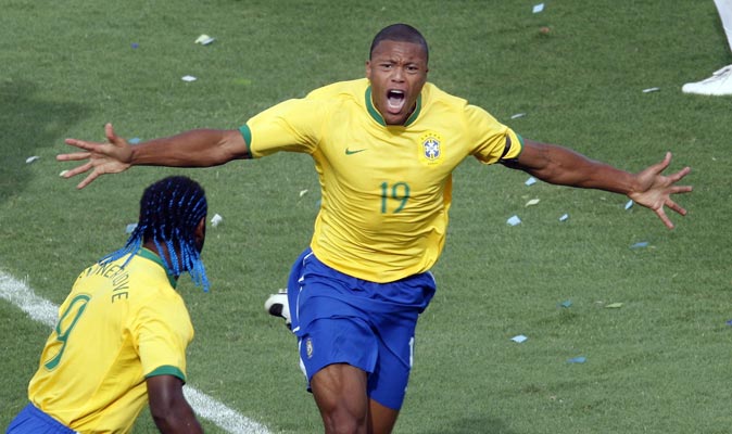 Baptista dio la victoria a Brasil Baptista dio la victoria a Brasil