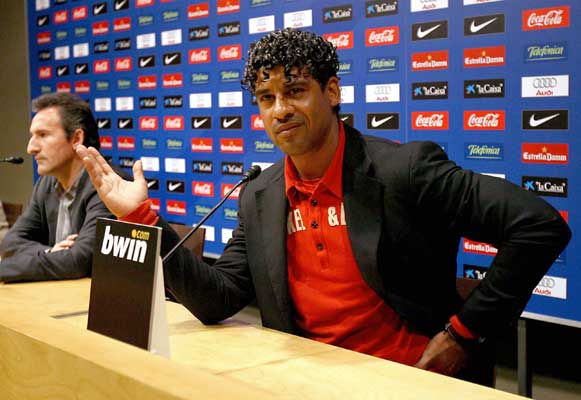 Rijkaard en rueda de prensa Rijkaard en rueda de prensa