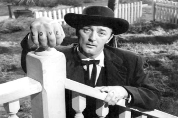 Robert Mitchum en La noche del cazador Robert Mitchum en La noche del cazador