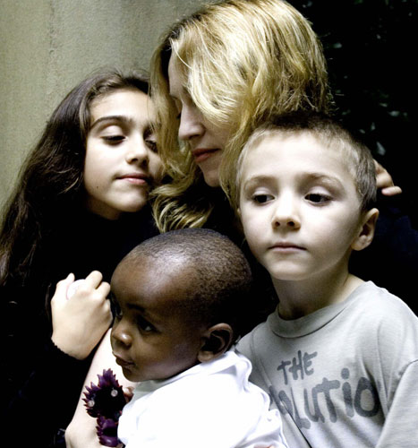 Madonna y sus hijos Madonna y sus hijos